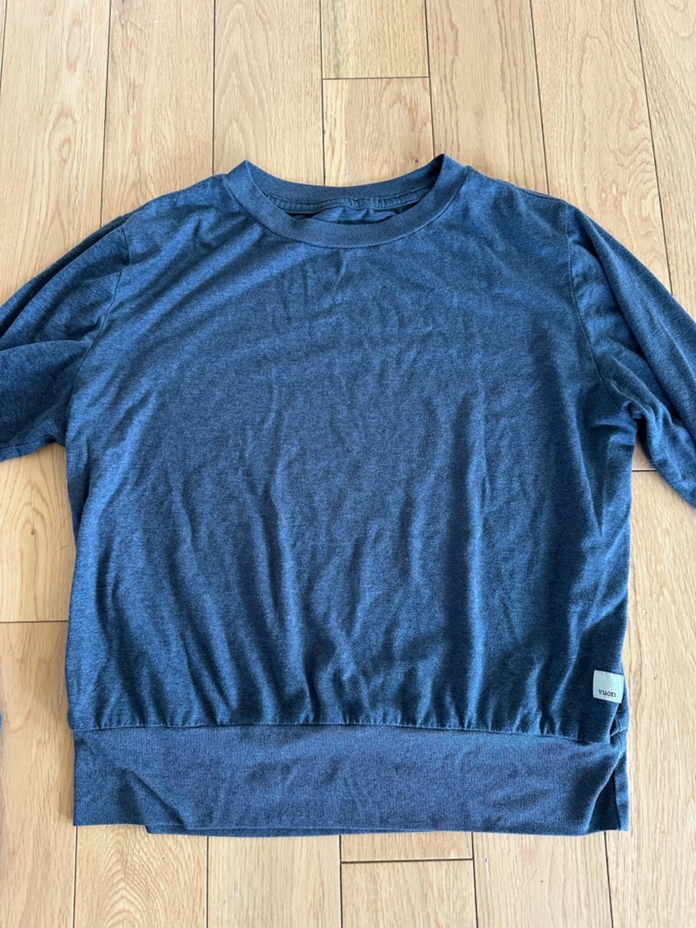 Vuori Women's Long Sleeve Top in Navy Blue size XS